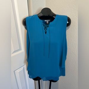 Dana Bachman women’s blue sheer blouse size L
